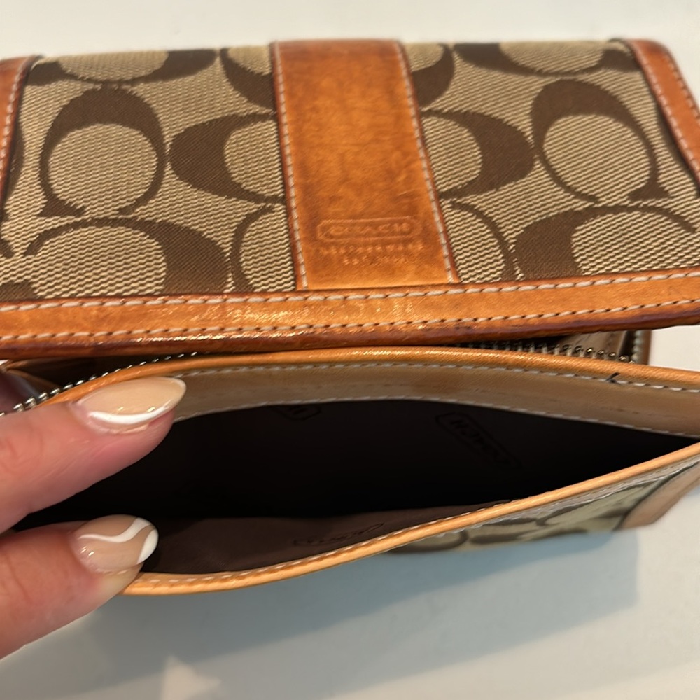 Vintage Coach Wallet - Picture 12 of 17